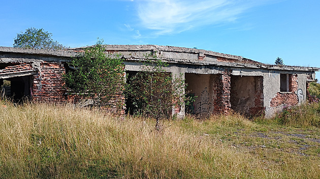 V Krušných horách se prodává radarové stanoviště i s podzemním bunkrem. Zájem je velký