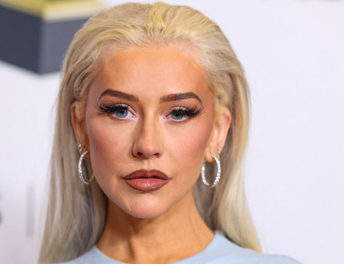 Christina Aguilera se vrací na scénu: Dramatická proměna vzhledu a zajímavosti z jejího života